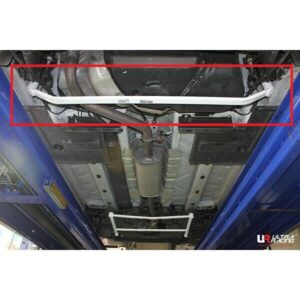 Barra posteriore inferiore Ultra Racing Abarth 500